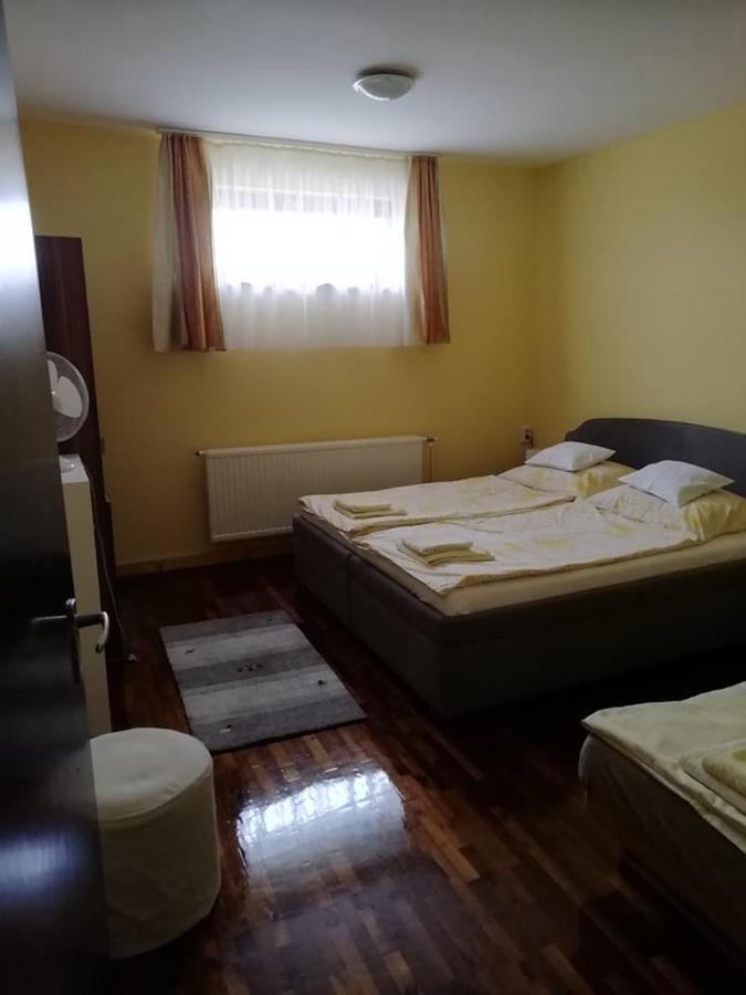 Sunfish Apartman Balatonszarszo Exterior foto